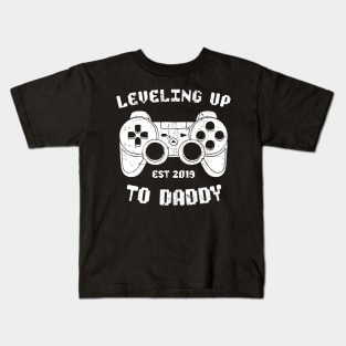 Leveling up to Daddy T-shirt Kids T-Shirt